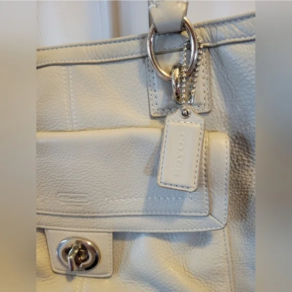 COACH Handbag - Picture 4 of 10